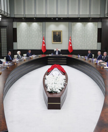 3810425_0f9e12503d153f8b95a1bd6f1a41b164