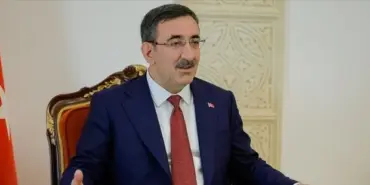 660x310-cumhurbaskani-yardimcisi-cevdet-yilmaz-ile-turk-is-baskani-ergun-atalay-gorustu-1753994341835