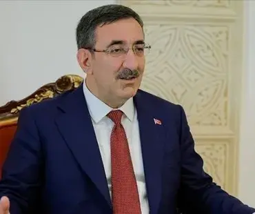 660x310-cumhurbaskani-yardimcisi-cevdet-yilmaz-ile-turk-is-baskani-ergun-atalay-gorustu-1753994341835