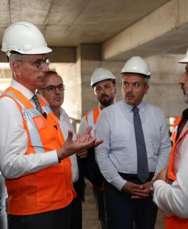 Memişoğlu, yapımı devam eden Rize Şehir Hastanesi inşaatında incelemelerde bulundu. 5 FB_IMG_1754767893541