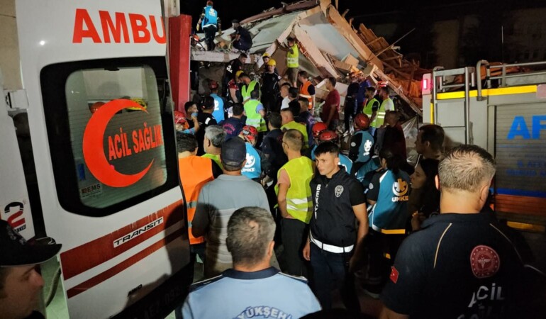 DEPREMDE UMUT IŞIĞI: BALIKESİR'DE 6 KİŞİ SAĞ KURTARILDI. 1 FB_IMG_1754855619965