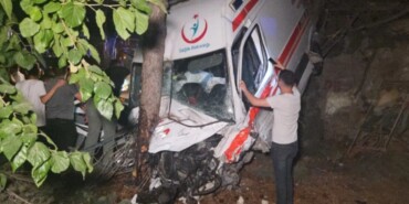 Ambulansla Kamyonet Çarpıştı: 5 Yaralı 41 Screenshot_20250802_010101_Facebook