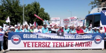 Ankara'da Memurlardan "Yetersiz Teklife Hayır" Eylemi 4 Screenshot_20250813_180325_Facebook