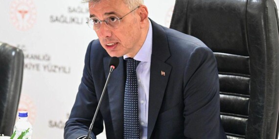 Sağlık Bakanı Memişoğlu Duyurdu: Diş Hekimlerine 2026’da “Ek Sınav” Müjdesi, 2027’de Yeni Dönem