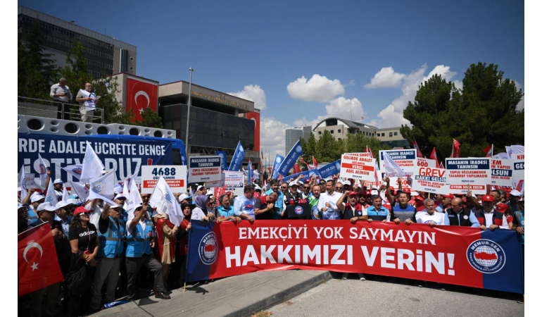 sendikalar-masadan-kalkti-hukumet-temsilcileri-memur-zammini-onayladi