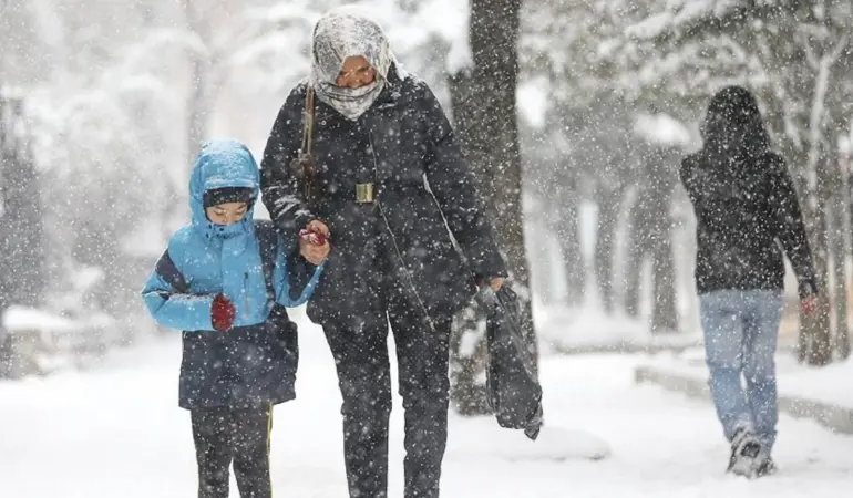 kar-tatili-son-dakika-ankara-da-okullar-tatil-edildi_1200x675_AcY8FddrO5