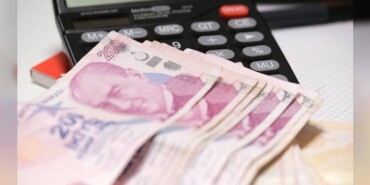 milyonlar-nefesini-tuttu-memur-ve-emekli-zammi-pazartesi-netlesiyor-gozler-tuik-te-1767252654