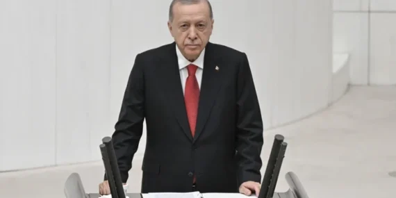 CUMHURBAŞKANI ERDOĞAN’DAN TBMM YENİ YASAMA YILINDA KRİTİK MESAJLAR: “KİMSENİN HAKKINI KİMSEYE YEDİRMEDEN ÇÖZÜYORUZ”
